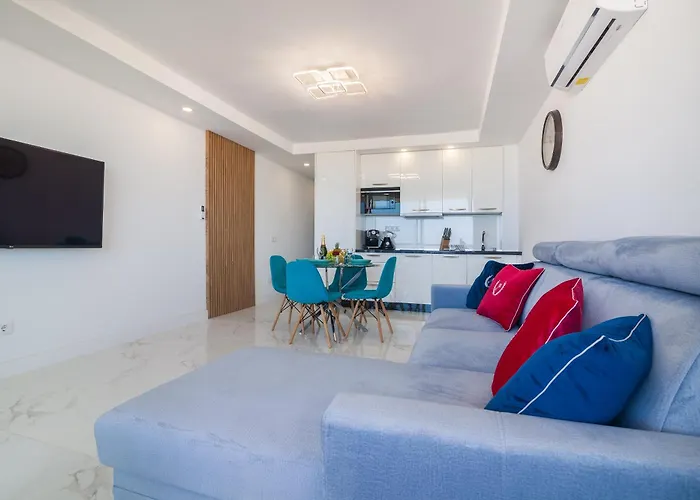 Apartment Ponderosa 807, Americas, One Bedroom With Large Terrace And Ocean View, Next To Siam Park *